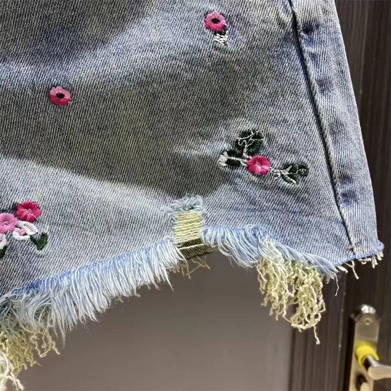 Plus Size Women Jean Zipper Embroide Jean Pant Female Fashion Denim Trousers Lady Sexy Club Outfits 2025 Summer Short Pants